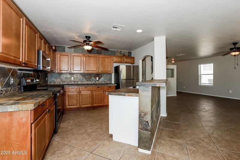 1498 Rosebud Dr, San Tan Valley, AZ 85143
