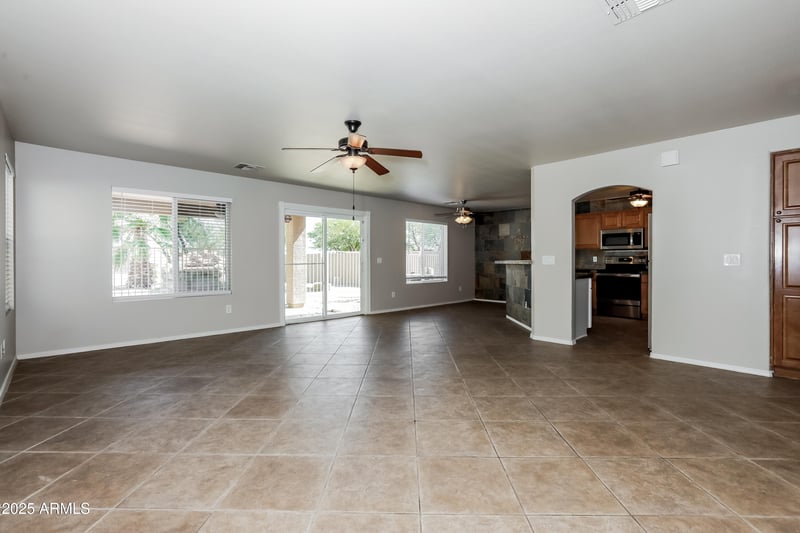 1498 Rosebud Dr, San Tan Valley, AZ 85143