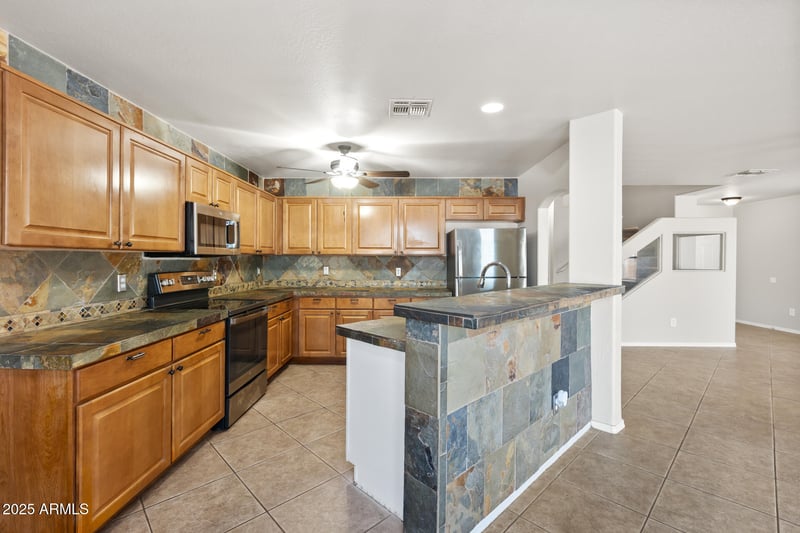 1498 Rosebud Dr, San Tan Valley, AZ 85143