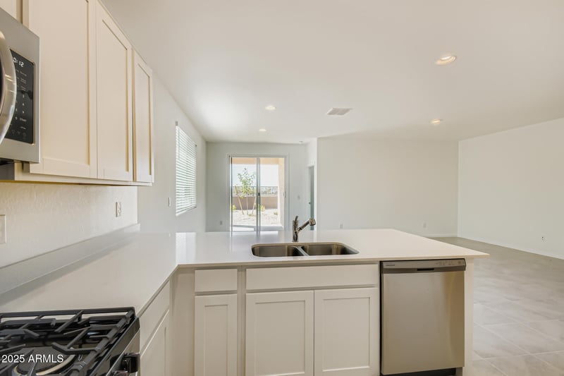 14983 Buckskin Trl, Surprise, AZ 85387