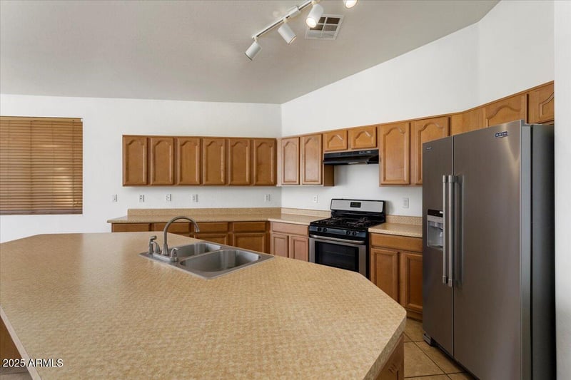 14994 Charter Oak Rd, Surprise, AZ 85379