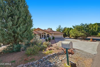 15 Drum Beat Cir, Sedona, AZ 86336