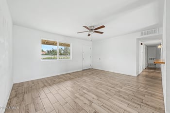 15 Alameda Dr, Tempe, AZ 85282