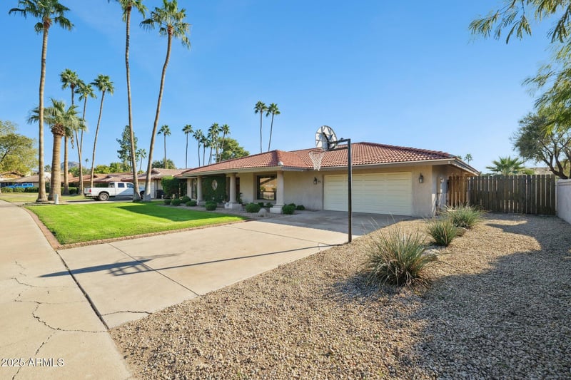 15 Kathleen Rd, Phoenix, AZ 85022