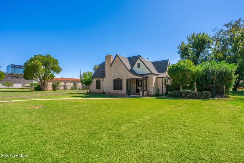 15 Medlock Dr, Phoenix, AZ 85013