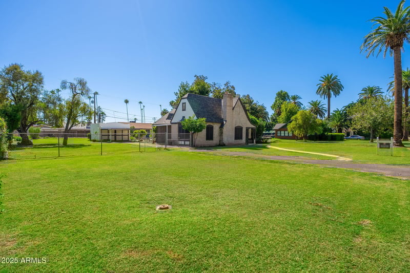 15 Medlock Dr, Phoenix, AZ 85013
