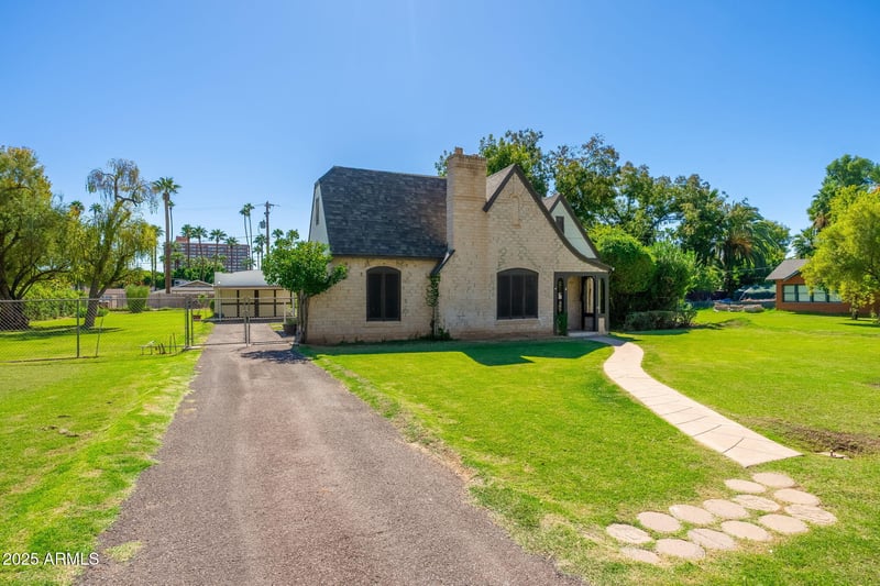 15 Medlock Dr, Phoenix, AZ 85013