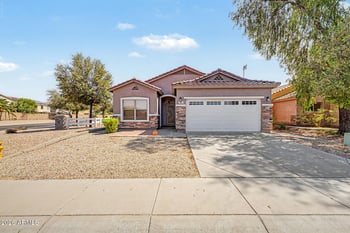 15 Desert Vista Trl, San Tan Valley, AZ 85143