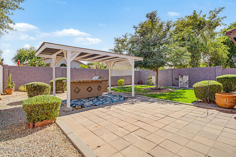 15 Desert Vista Trl, San Tan Valley, AZ 85143