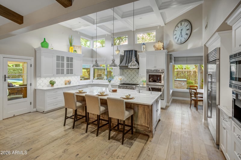 150 E Wagon Wheel Dr, Phoenix, AZ 85020