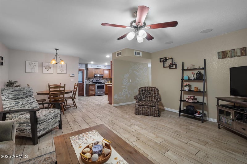 150 Jasmine St, Mesa, AZ 85201