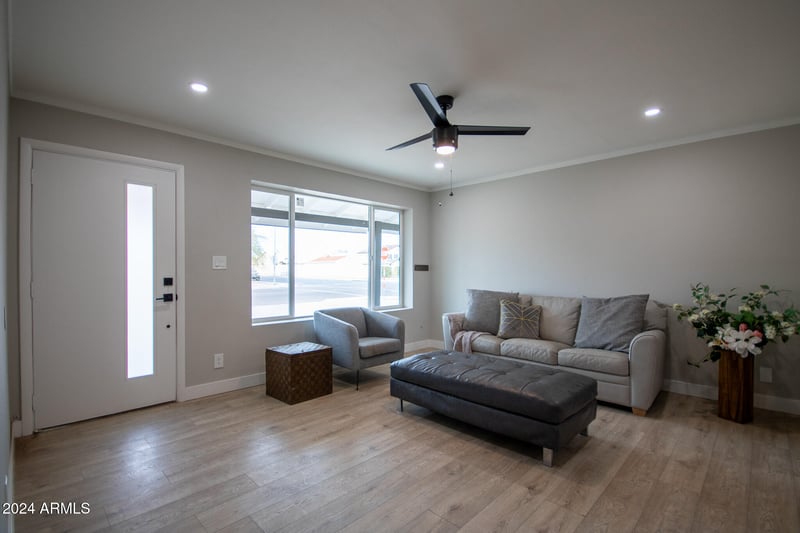1501 Grovers Ave, Phoenix, AZ 85023