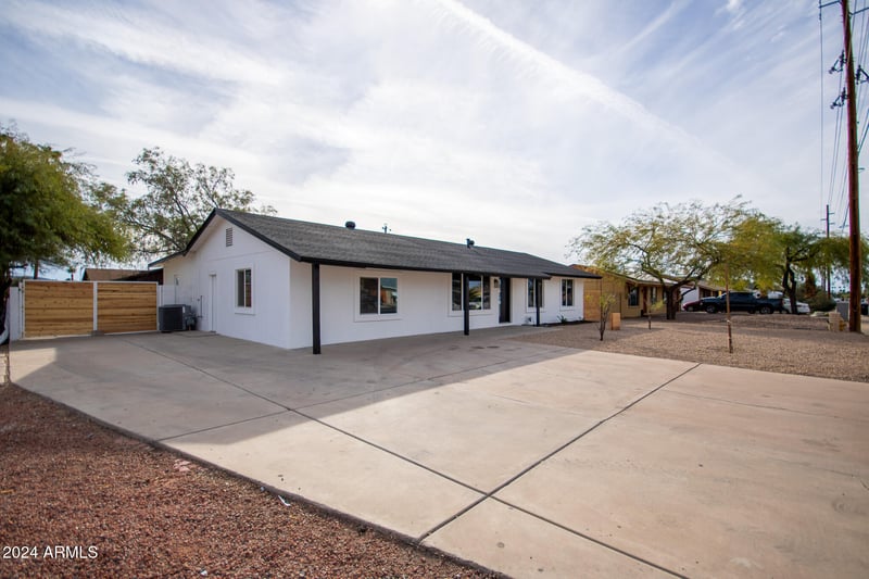 1501 Grovers Ave, Phoenix, AZ 85023