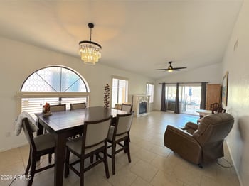 15017 39th St, Phoenix, AZ 85044