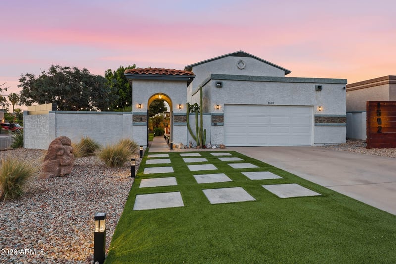 1502 E Wescott Dr, Phoenix, AZ 85024