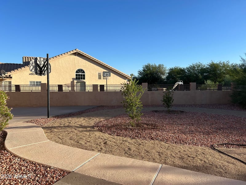 1502 E Windmere Dr, Phoenix, AZ 85048