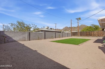 1502 Hatcher Rd, Phoenix, AZ 85020