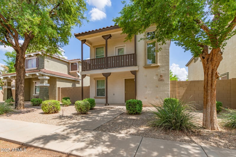 1502 Roadrunner Dr, Gilbert, AZ 85296