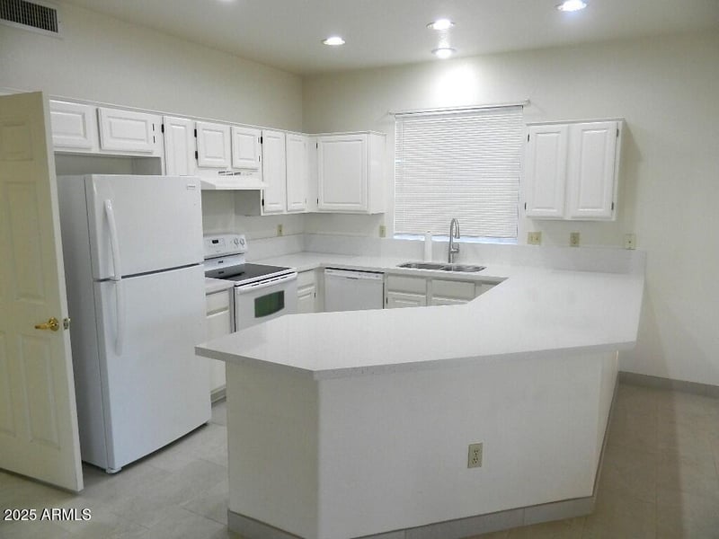 15025 Yosemite Dr, Sun City West, AZ 85375