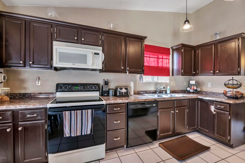 15027 S 47th Way, Phoenix, AZ 85044
