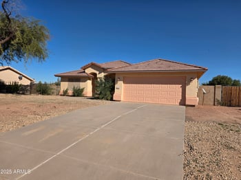 15041 Brook Hollow Rd, Arizona City, AZ 85123