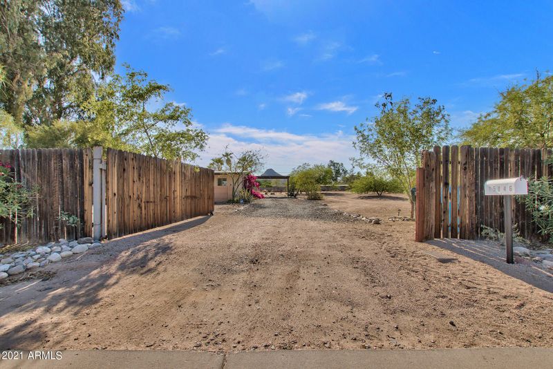 15046 N 28th St, Phoenix, AZ 85032
