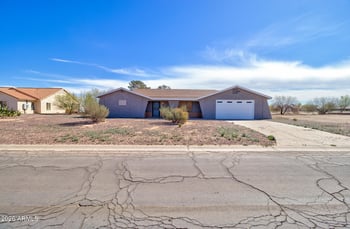 15047 Moon Valley Rd, Arizona City, AZ 85123