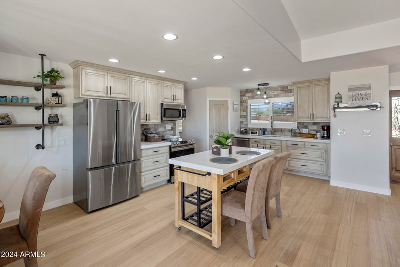 1505 E Cloud Rd, Phoenix, AZ 85086