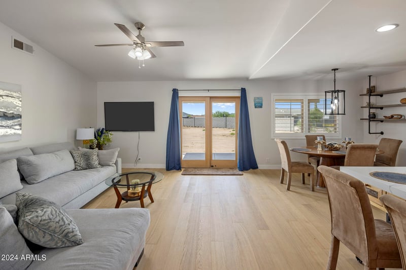 1505 E Cloud Rd, Phoenix, AZ 85086