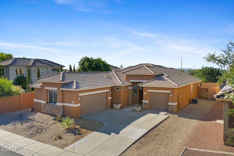 1506 E Branham Ln, Phoenix, AZ 85042