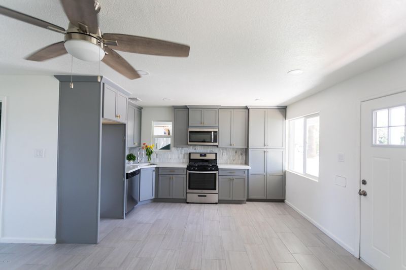 1506 E Clarendon Ave, Phoenix, AZ 85014