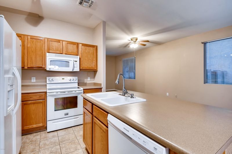 1506 E Sheraton Ln, Phoenix, AZ 85040
