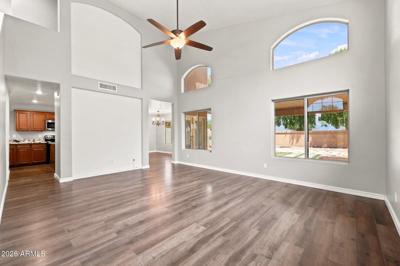 15086 Heritage Oak Way, Surprise, AZ 85374
