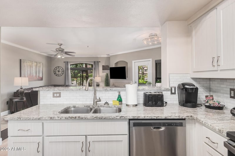 15095 Thompson Peak Pw #1005, Scottsdale, AZ 85260
