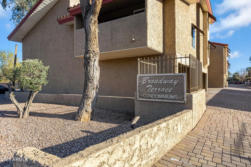 151 Broadway Rd #102, Tempe, AZ 85282