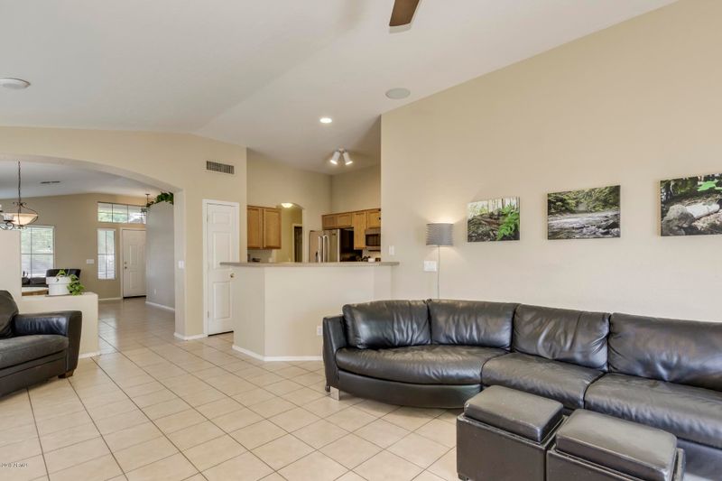 1510 E Sunland Ave, Phoenix, AZ 85040