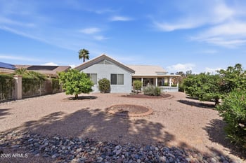 15107 Las Brizas Ln, Sun City West, AZ 85375