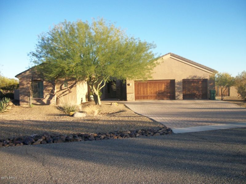 1511 E Breezy Dr, Phoenix, AZ 85086