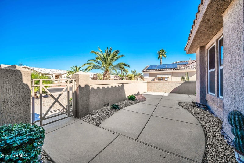 15119 Las Brizas Ln, Sun City West, AZ 85375