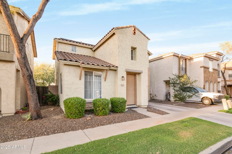 1512 Chipman Rd, Phoenix, AZ 85040