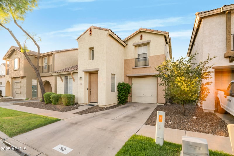 1512 Chipman Rd, Phoenix, AZ 85040
