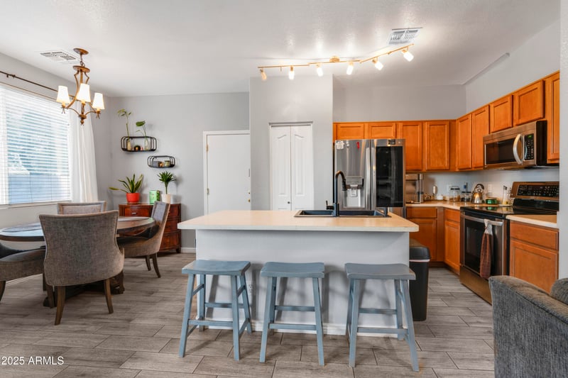 1512 Chipman Rd, Phoenix, AZ 85040