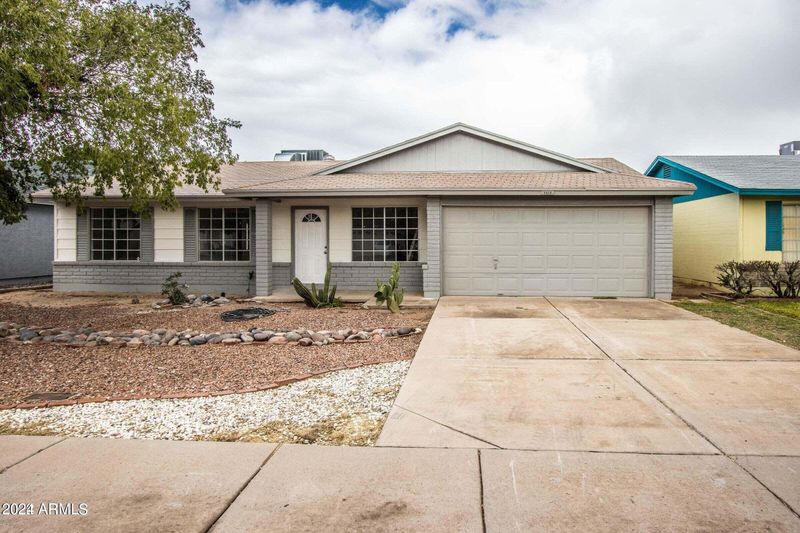 1512 E Carson Rd, Phoenix, AZ 85042