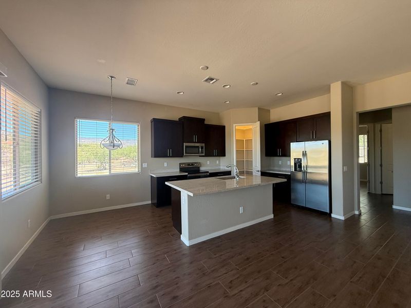 1514 E Wild Field Dr, New River, AZ 85087