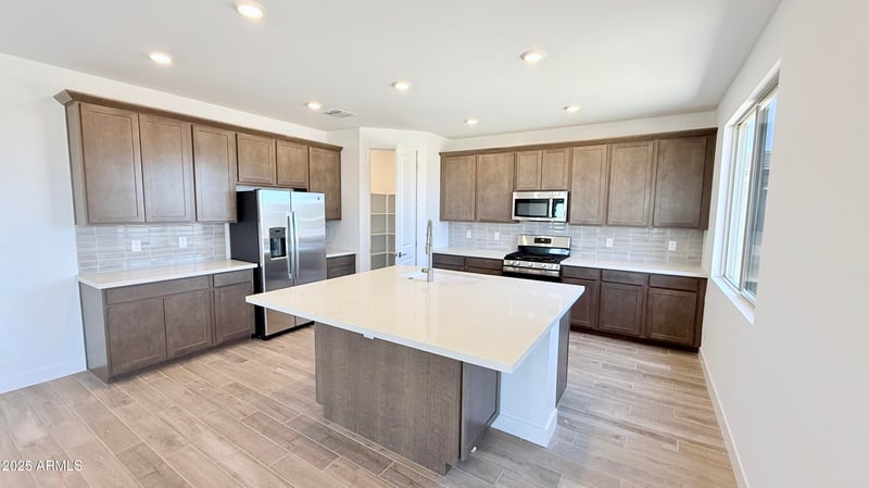 15146 Gray Fox Trl, Surprise, AZ 85387