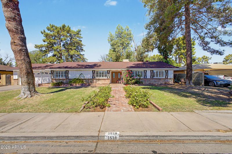 1518 N 24th St, Mesa, AZ 85213