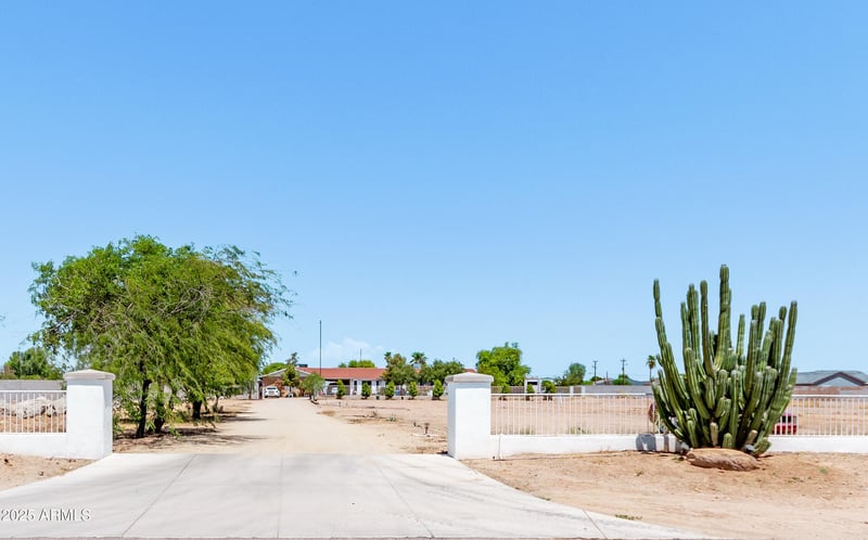 15186 Tierra Buena Ln, Surprise, AZ 85374