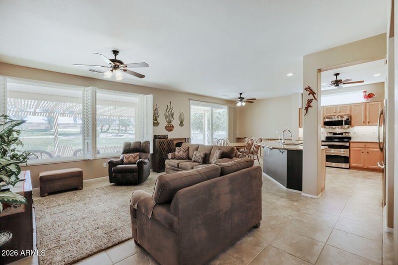 15186 Las Brizas Ln, Sun City West, AZ 85375