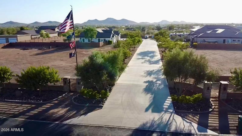1519 E Dolores Rd, Phoenix, AZ 85086