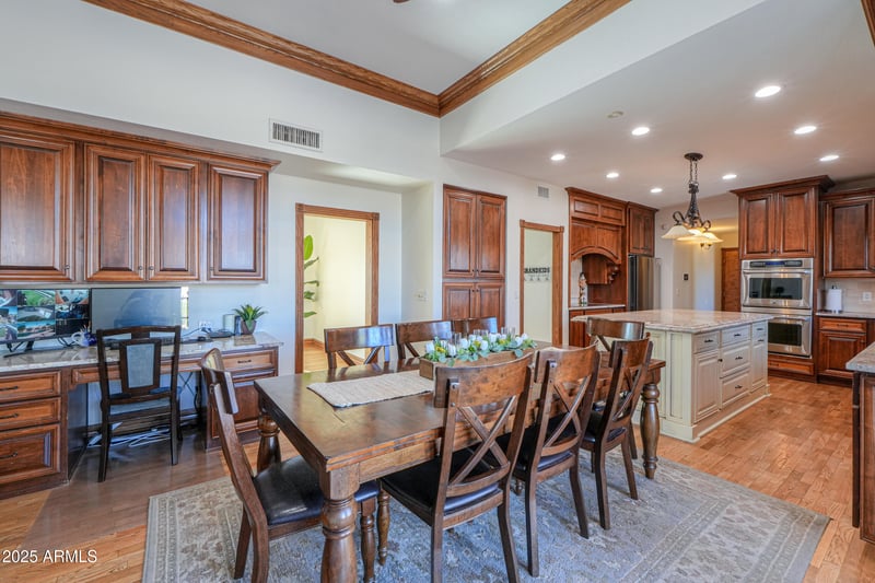 1520 E Elmwood Cir, Mesa, AZ 85203